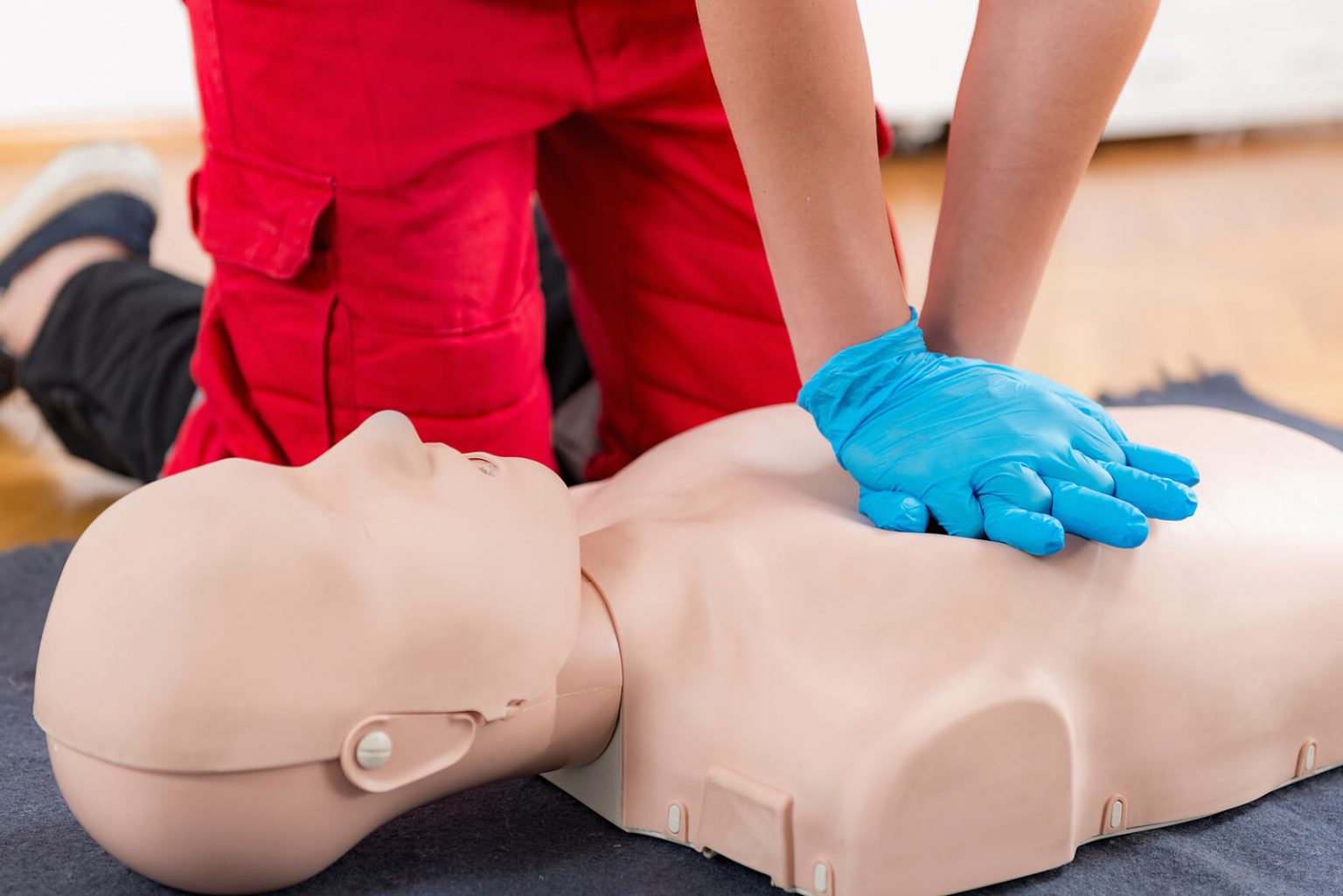 bigstock-first-aid-training-cpr-252555160-1-1536x1025